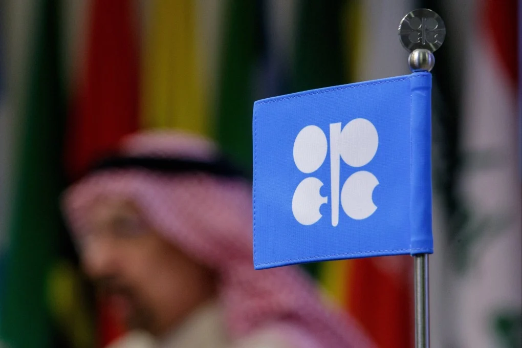 Oil production and global energy markets